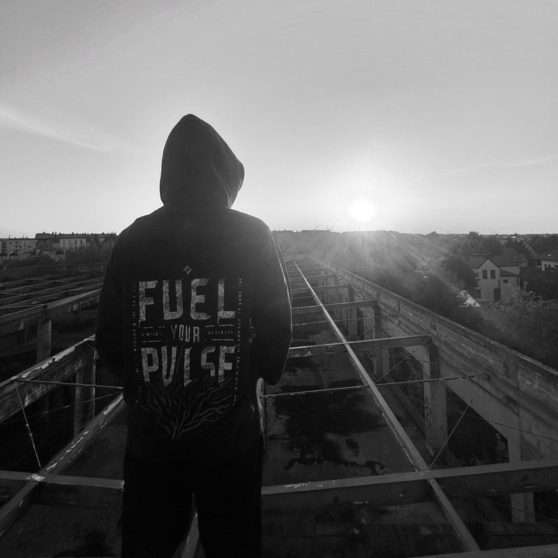 "FUEL YOUR PULSE" OVERSIZED HOODIE IN BLACK